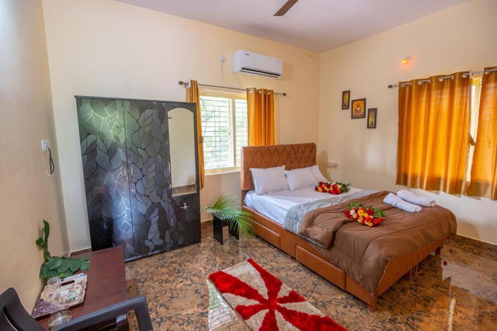 Saptami Hampi Homestay Екстериор снимка