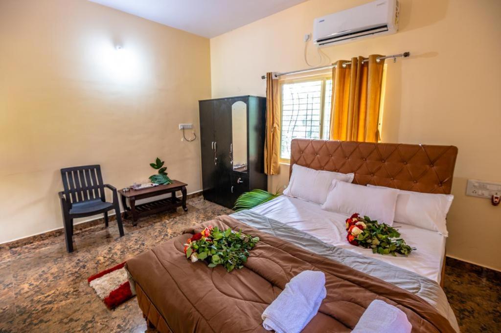 Saptami Hampi Homestay Екстериор снимка